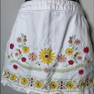 White denim skirt